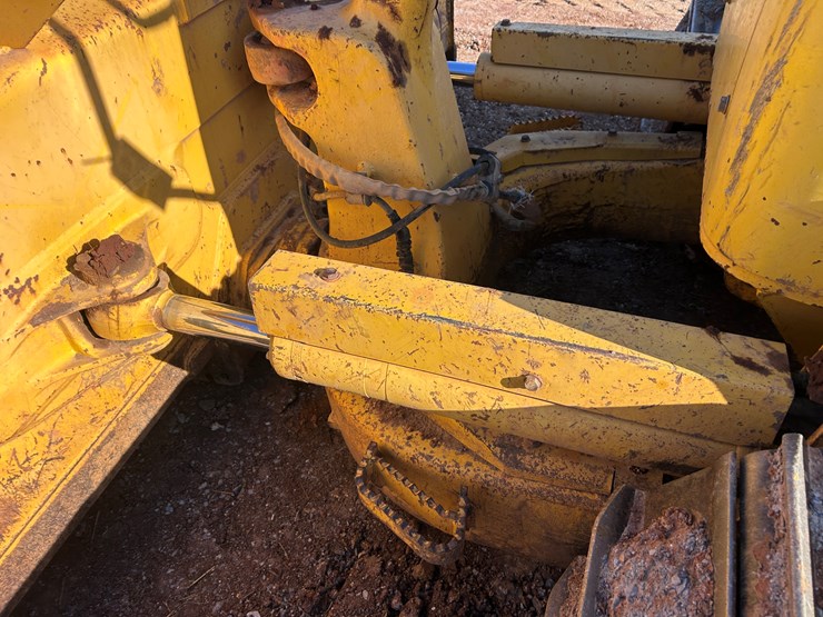 komatsu-d61pxi-24-image-31