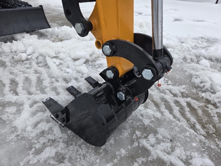 #5016-•-unused-future-ft15p-mini-excavator-image-9