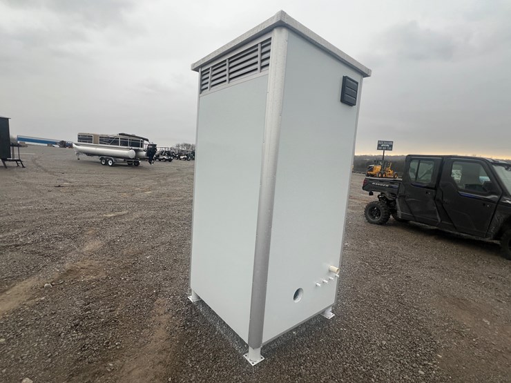 #30782-•-portable-restroom-image-4