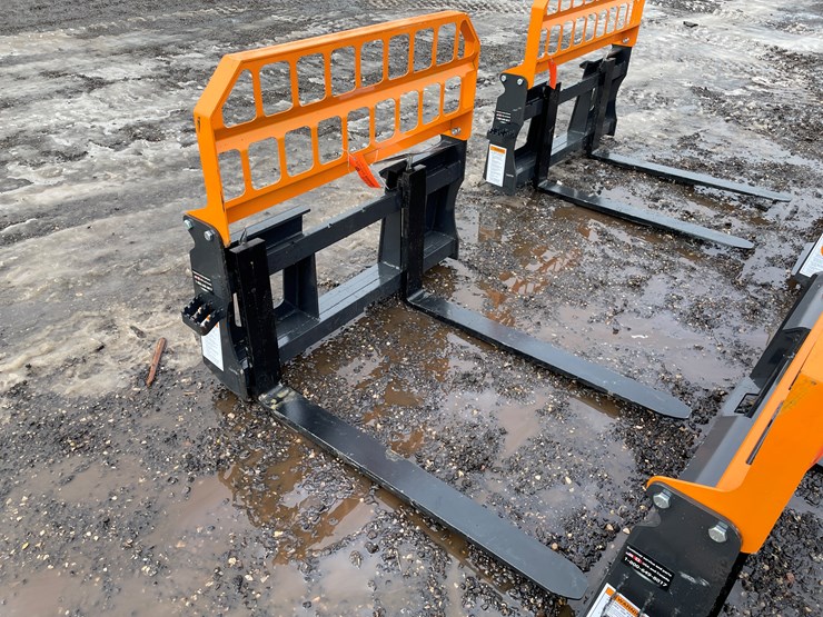 #1169-•-unused,-landhonor-pallet-fork-image-2