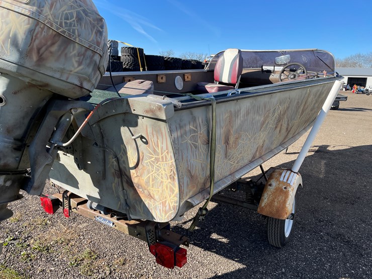 #1300-•-1953-crestliner-v4tl-aluminum-fishing-boat-with-trailer-(has-wi-title)-image-13