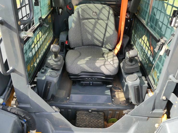 2023-deere-317g-image-14