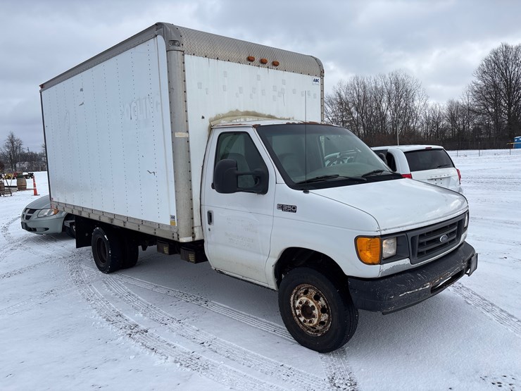 #1117-•-2005-ford-econoline-w/-15'-abc-van-body-image-2