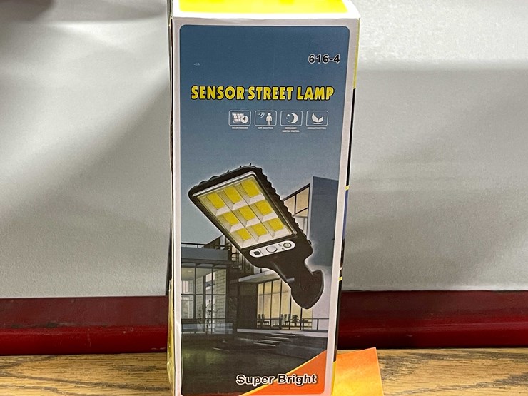 #2070-•-sensor-street-lamp-(t2)-image-1