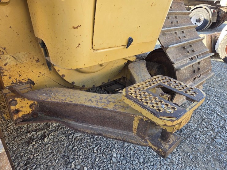 2007-caterpillar-d5n-lgp-image-36