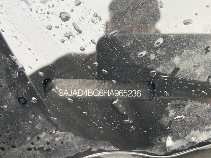 2017-jaguar-xe-25t-sedan-image-18