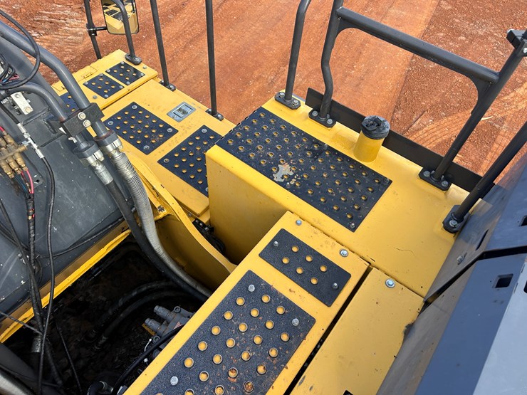 #2196-•-deere-470g-cl-excavator-image-49