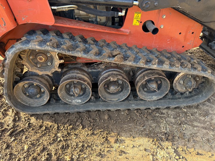 2021-ditch-witch-sk800-image-2