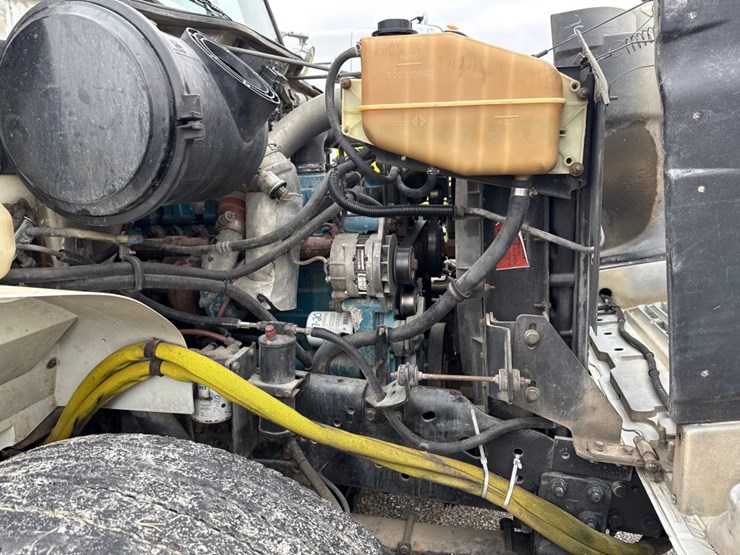 2000-international-4900-image-12