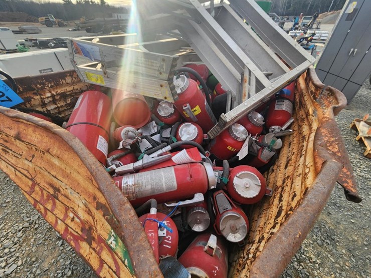 #6034-•-forkable-bin-of-misc.-fire-extinguishers-image-5