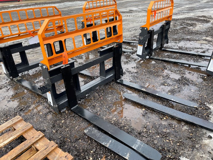 #1168-•-unused,-landhonor-pallet-fork-image-2