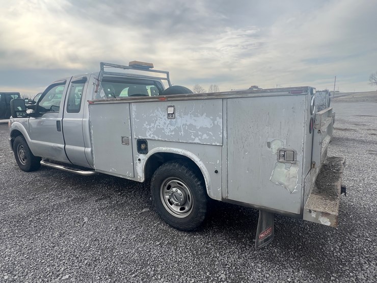 2015-ford-f350-xl-image-4