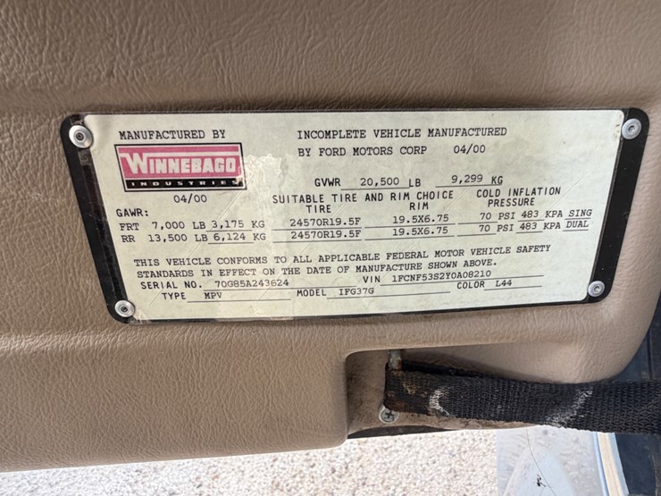 2000-itasca-suncruiser-37g-class-a-rv-image-10