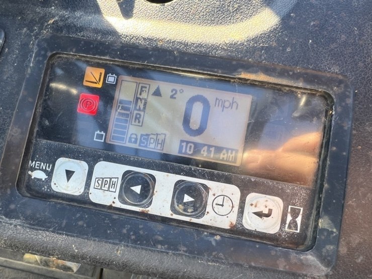 2018-toyota-8fbcu25-image-15