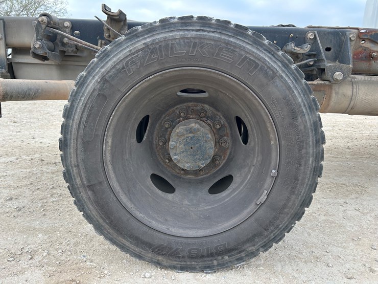 2016-ford-f550-image-13