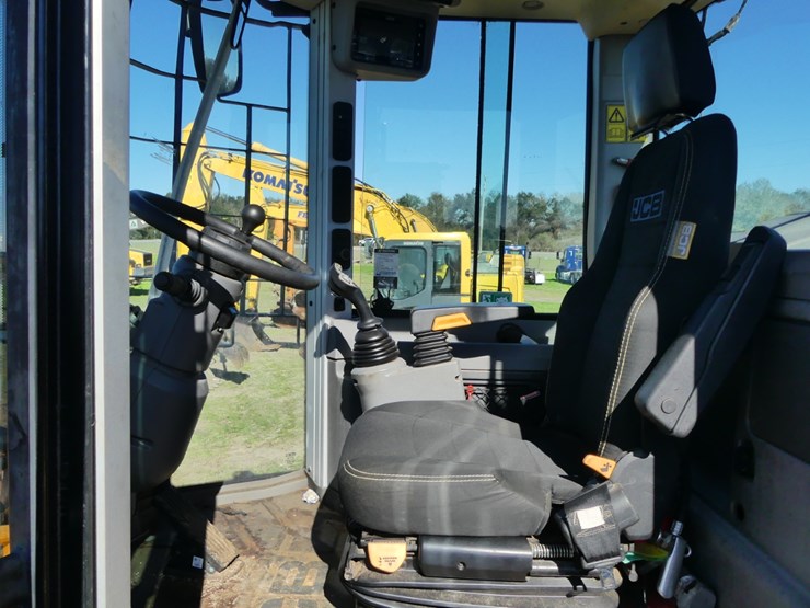 2019-jcb-457-image-14