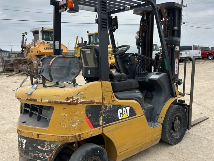 2019-caterpillar-gp25n-image-3