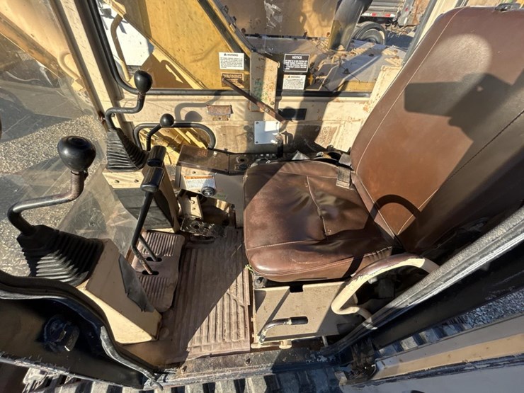 caterpillar-307-image-69