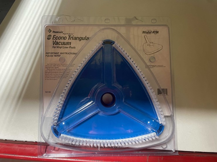 #4086-•-econo-triangular-vacuum-for-vinyl-liner-pools-new-(cw)-image-2