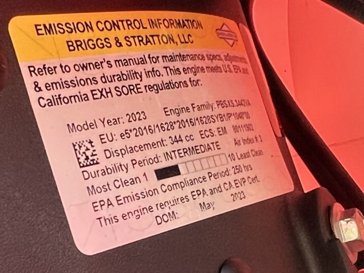 2023-craftsman-r110-ride-on-mower-image-18