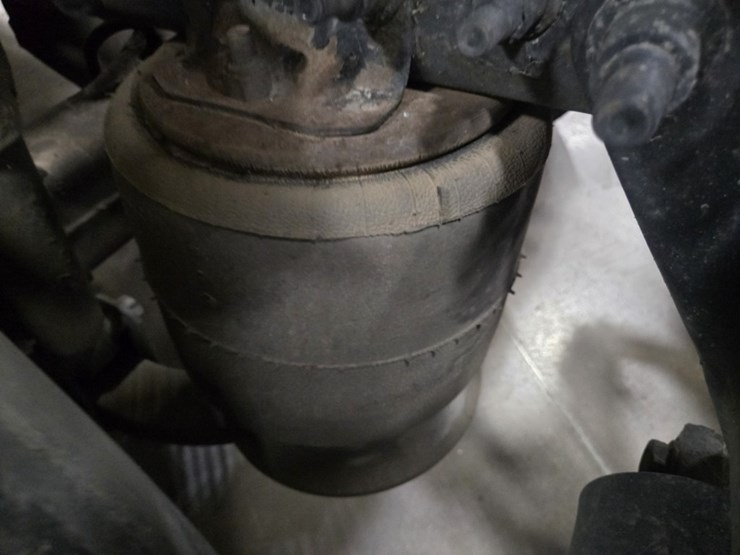 #2298-•-2015-freightliner-cascadia-day-cab-truck-tractor-image-43