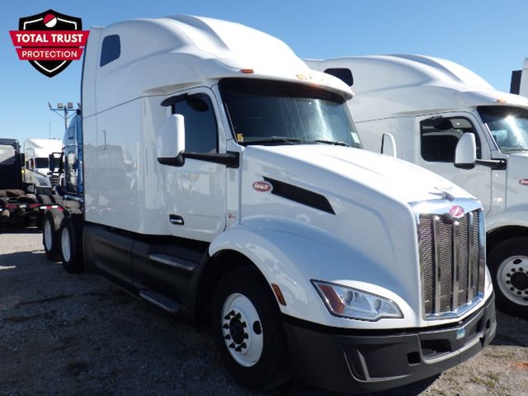 2023-peterbilt-579-image-3