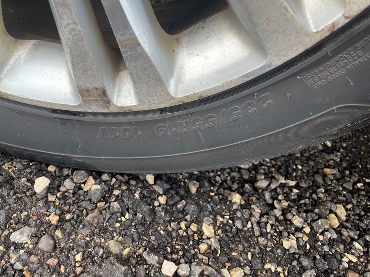 #1024-•-2012-chrysler-300-awd-sedan-(has-paperwork-to-obtain-title)-image-10