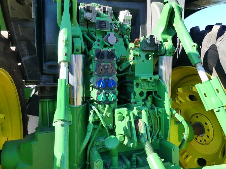 2017-john-deere-6195r-image-7