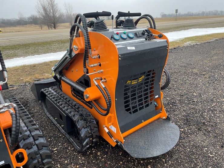 #1313-•-unused,-landhonor-mini-skidsteer-loader-image-5