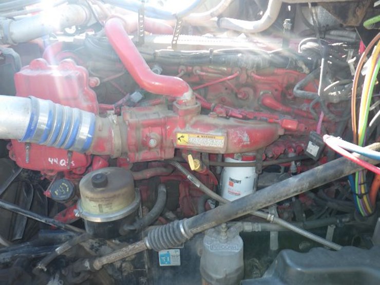 2017-peterbilt-587-image-26