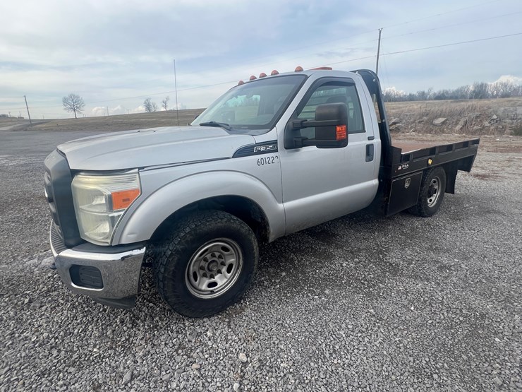 2015-ford-f350-xl-image-1