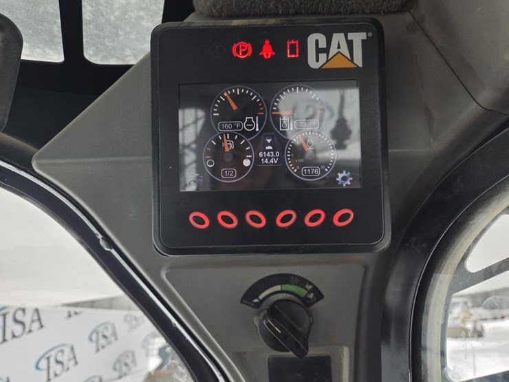 caterpillar-236d-image-44