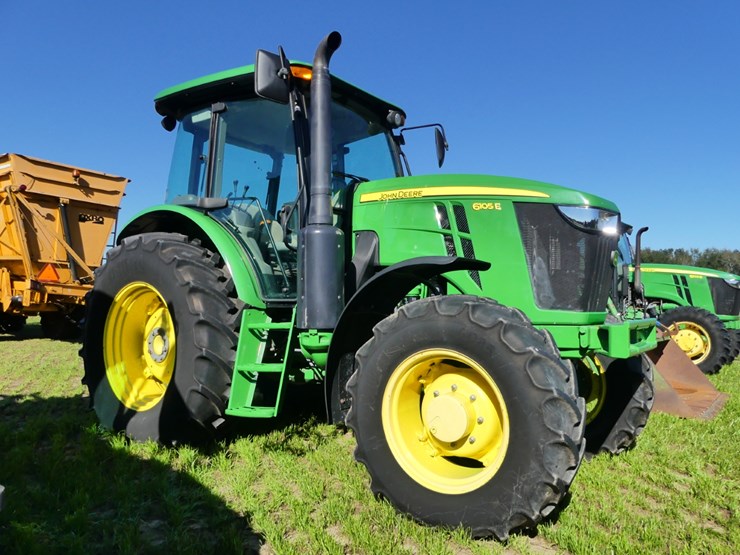 2020-john-deere-6105e-image-1