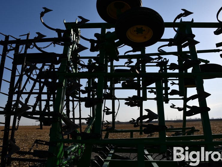 john-deere-2210-image-20