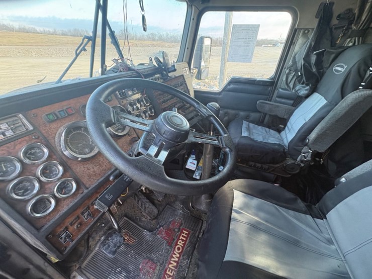 1999-kenworth-t600b-image-16