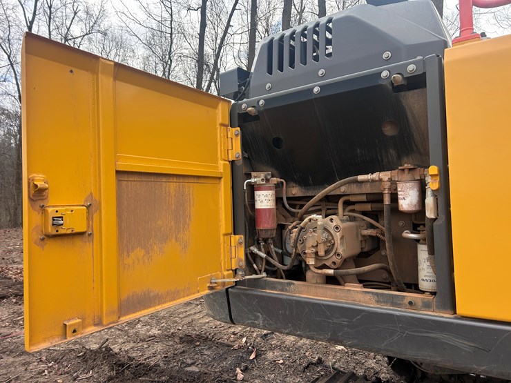 2022-volvo-ec220el-image-23