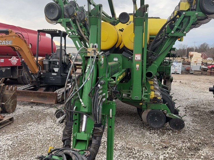 2013-john-deere-1790-image-2