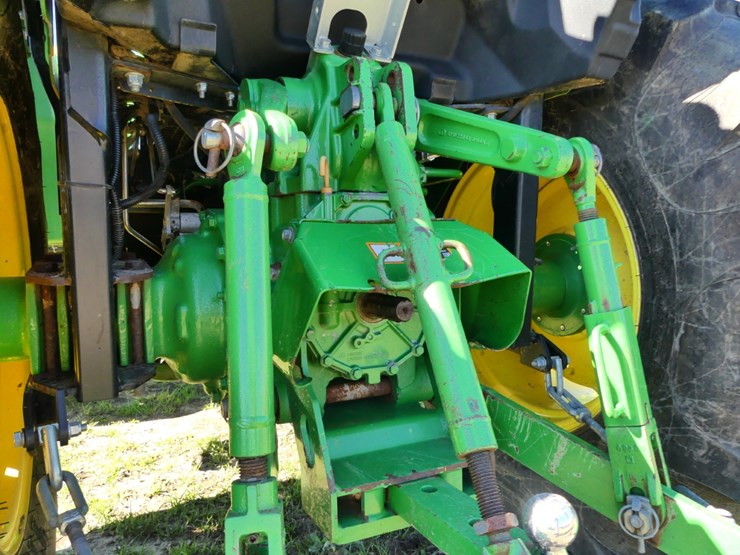 2019-john-deere-4044m-image-6