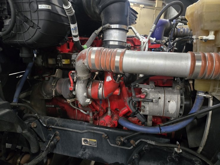 2015-kenworth-t680-image-47