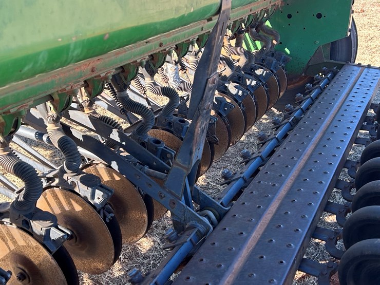 john-deere-8300-image-6