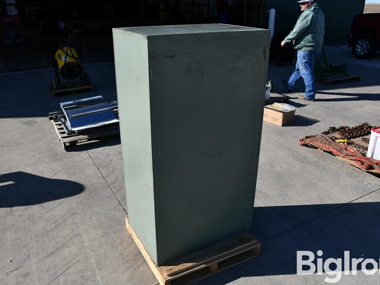 metal-filing-cabinet-image-5