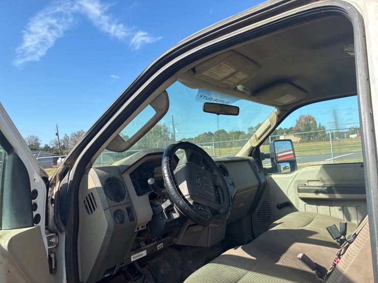2008-ford-f550-image-8