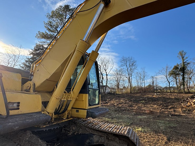 komatsu-pc270-lc-8-image-24