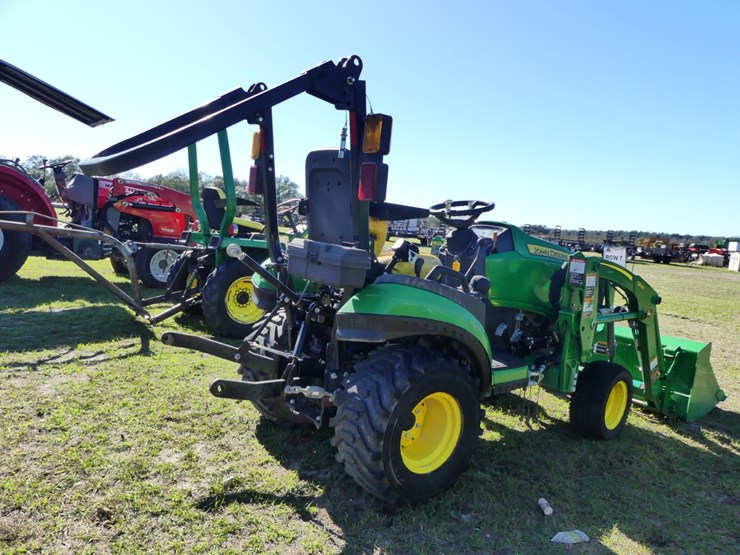 2021-john-deere-1025r-image-3