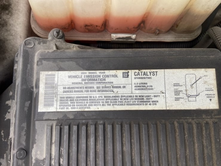 2004-chevrolet-silverado-4x4-pickup-image-39