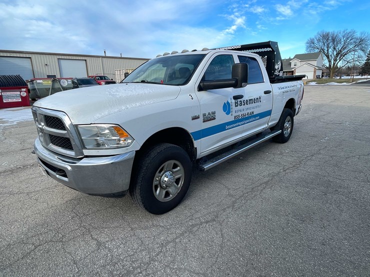 2016-ram-2500-tradesman-image-1