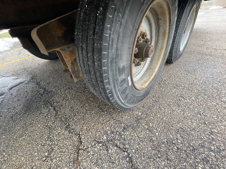 #1994-•-2017-trailer-(no-title)-(of)-image-13