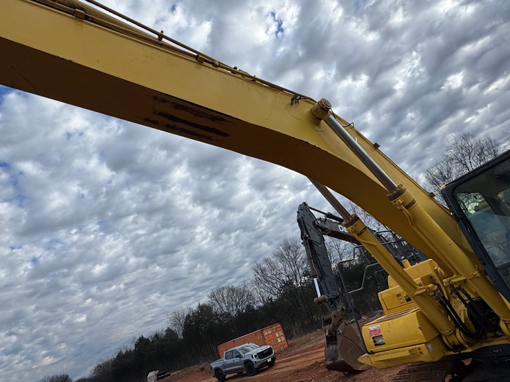 komatsu-pc490-lc-11-image-17