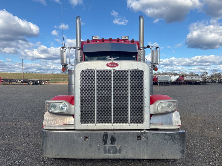 2013-peterbilt-389-image-6