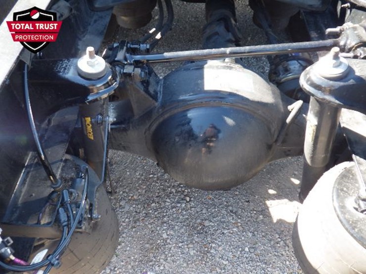 2023-peterbilt-579-image-11